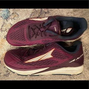 Altra Running limited model run Viho road shoe.  US Women’s 7.5.